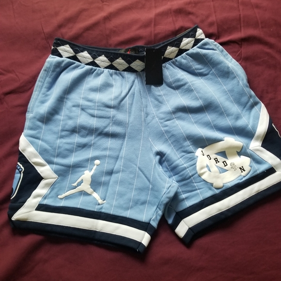 Nike Air Jordan UNC Chapel Hill Shorts - Picture 12 of 16